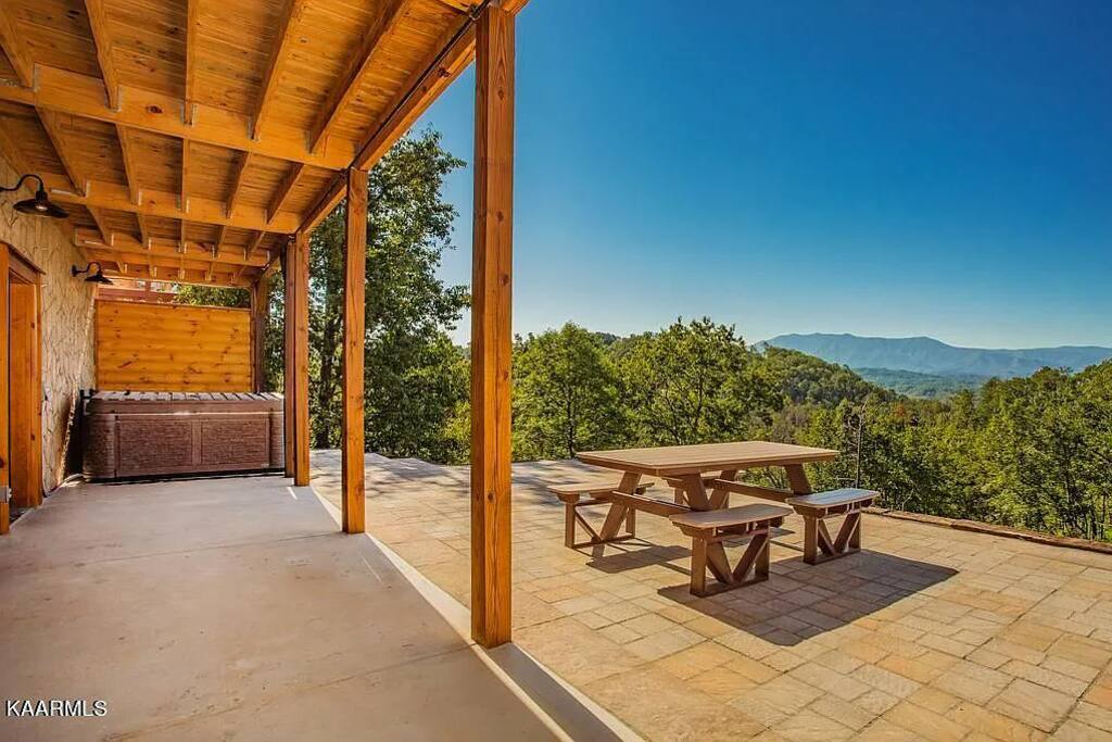 private-pool-home-theater-game-room-phenomenal/