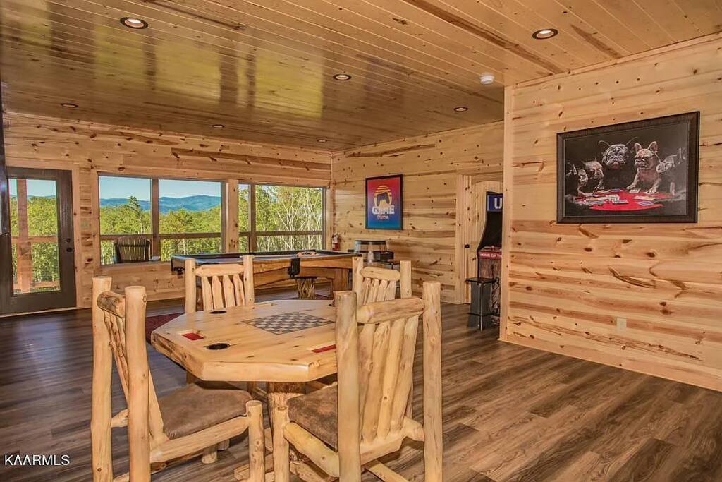 private-pool-home-theater-game-room-phenomenal/