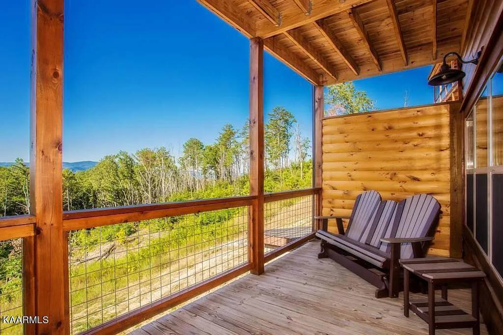 private-pool-home-theater-game-room-phenomenal/