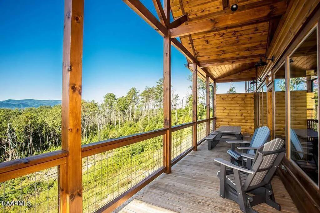 private-pool-home-theater-game-room-phenomenal/