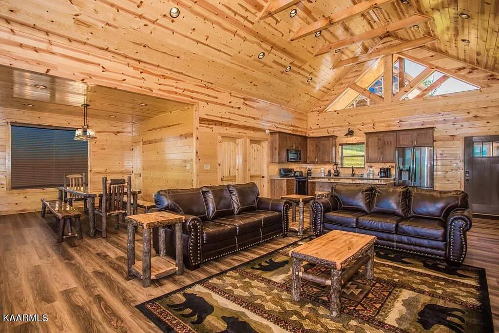 private-pool-home-theater-game-room-phenomenal/