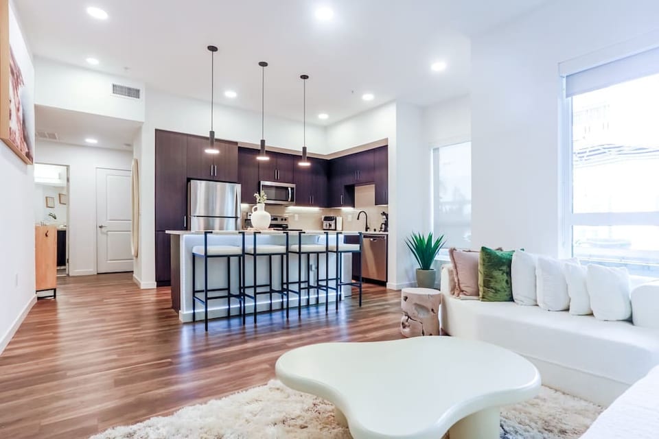Living room/ Kitchen
