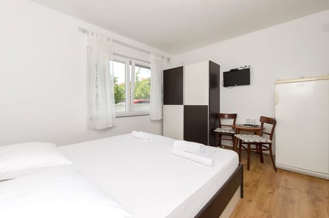 Apartments and Rooms Jengic - Unit 371379-13