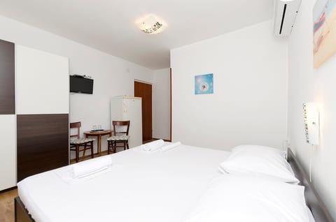 Apartments and Rooms Jengic - Unit 371379-13