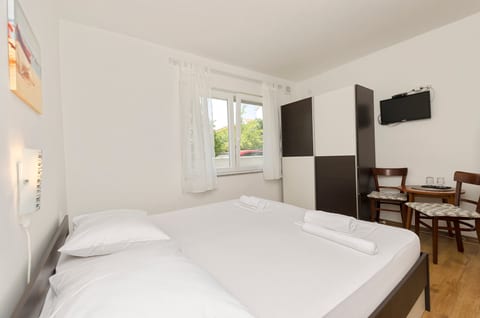 Apartments and Rooms Jengic - Unit 371379-13