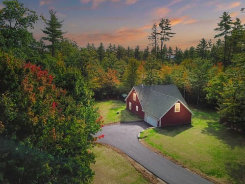 White Mountain Dream Cabin | 4 Acres  + Hot Tub