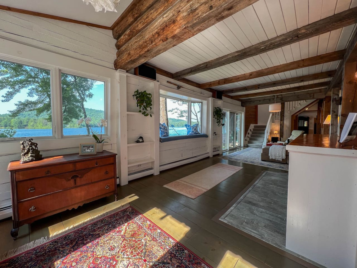 heartwood-or-lakeside-retreat-with-incredible-views/