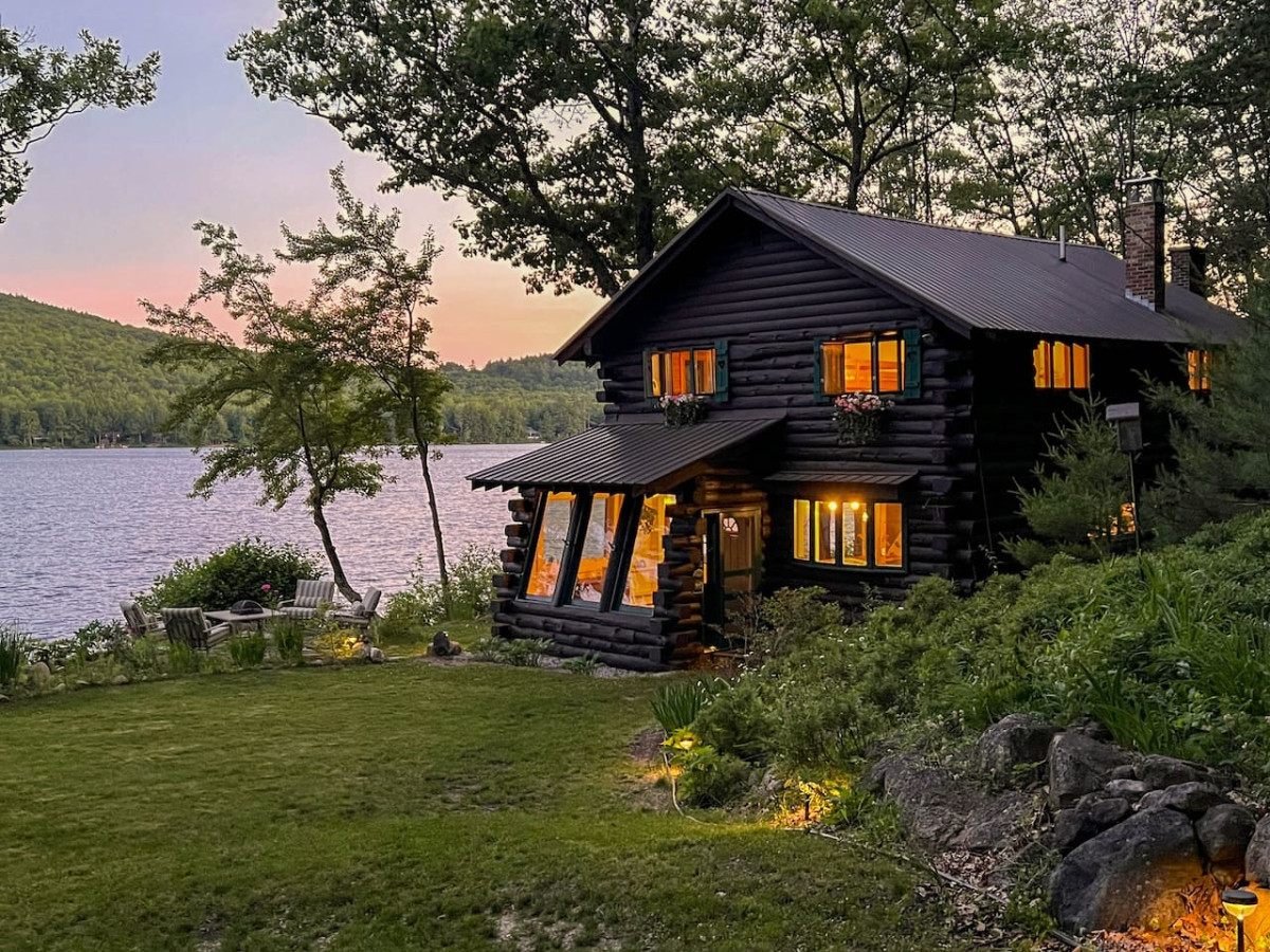 heartwood-or-lakeside-retreat-with-incredible-views/