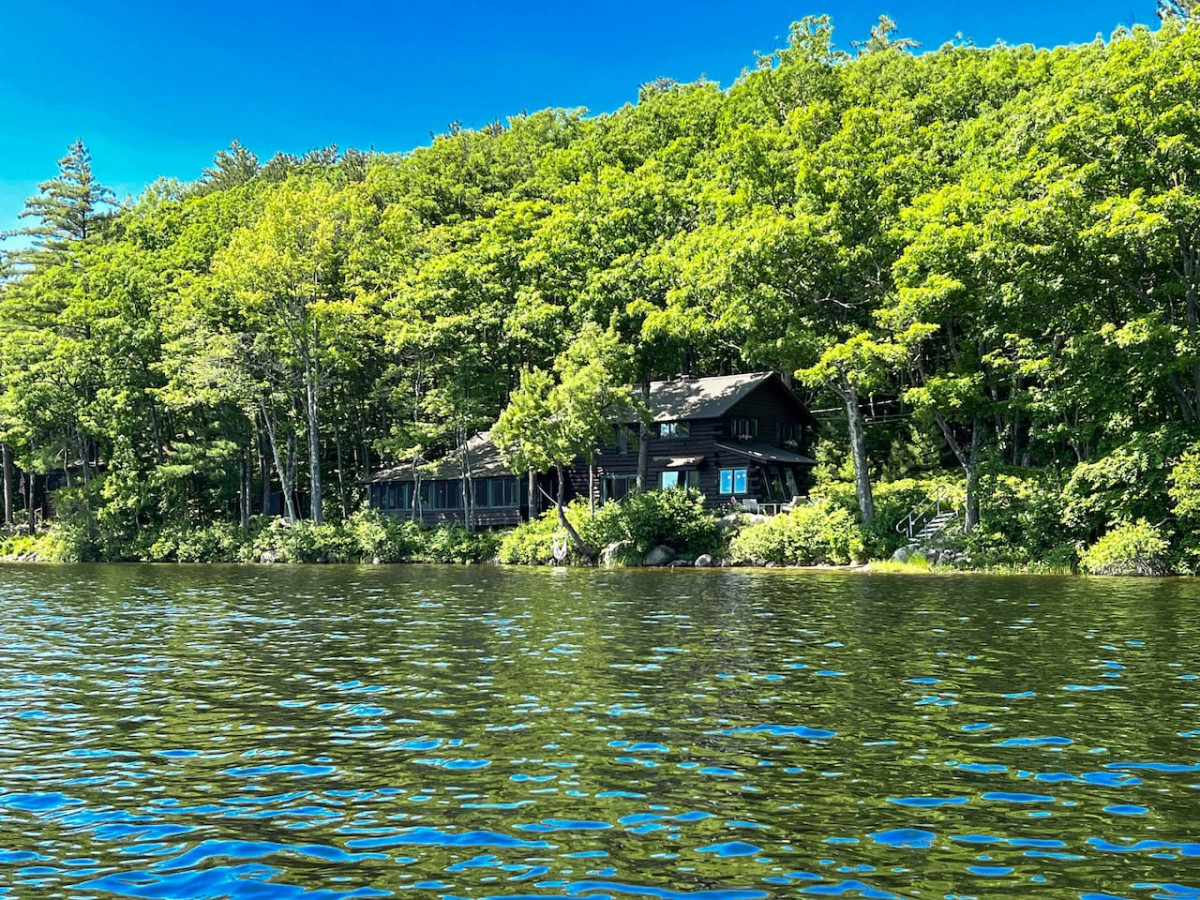 heartwood-or-lakeside-retreat-with-incredible-views/