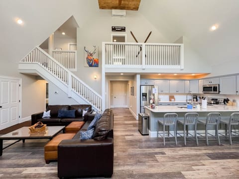 Luxe Mountain Home River, Cranmore and Downtown