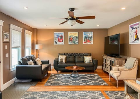 Cozy Home, Walk to N. Conway VLG and Cranmore Fun!
