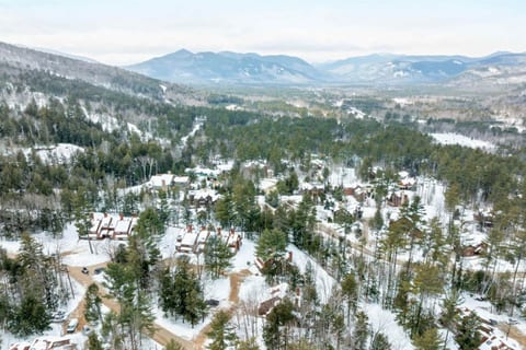 Ski-in/Ski-out @ Attitash | Modern & Spacious