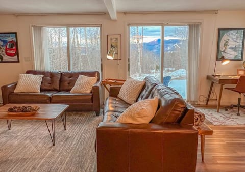Getaway w/ Mtn View, Close to Storyland and Hiking