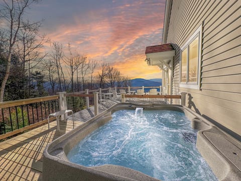 The Jackson Hideaway | Incredible Views + Hot Tub