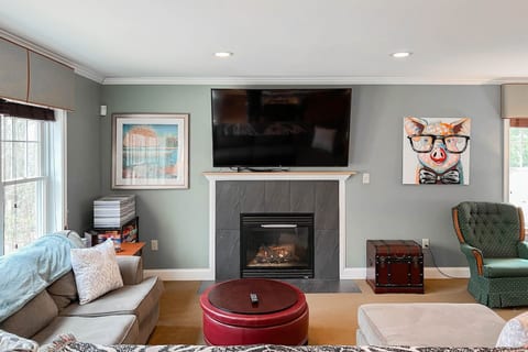 Gorgeous N. Conway Home - Minutes to Downtown