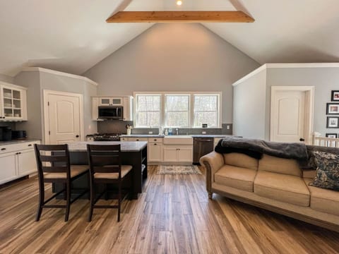 Spacious Family Getaway | New, Peaceful + Hot tub!
