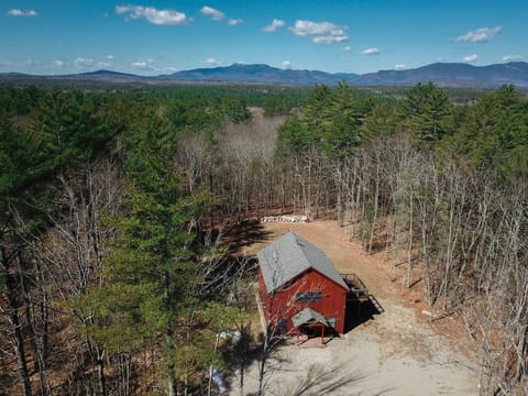 Spacious Family Getaway | New, Peaceful + Hot tub!