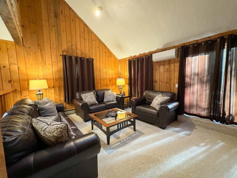 The North Conway Hideaway | 5 minutes to Downtown