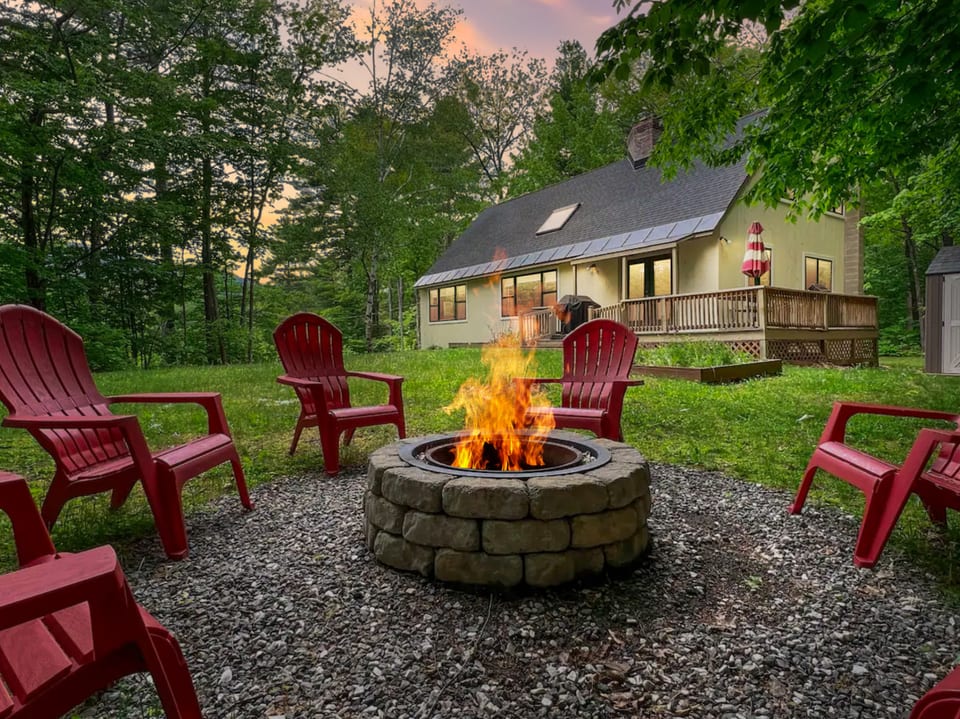 The Check Inn | Close to Hiking, Rivers, Storyland - North Conway