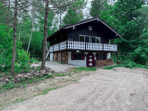 Family Chalet Near Story Land | Private Hot Tub!