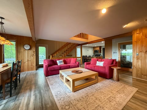 East Ledge Lodge | Views, Pool Table, Spacious