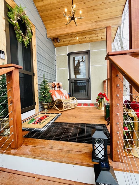 Paradise on Pequawket | Lakefront | Hot Tub