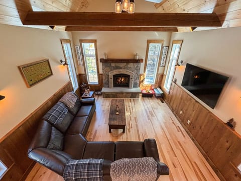 The Oxford House | Custom Built Eidelweiss Getaway