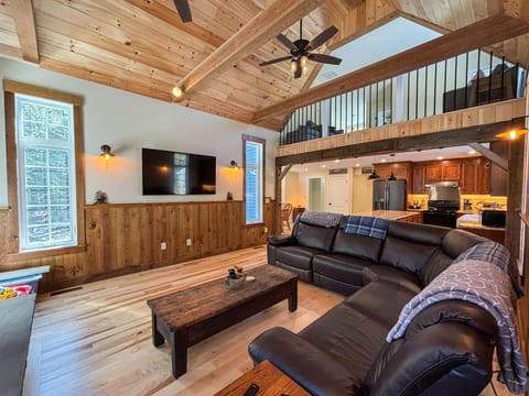 The Oxford House | Custom Built Eidelweiss Getaway