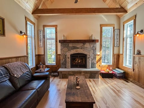 The Oxford House | Custom Built Eidelweiss Getaway
