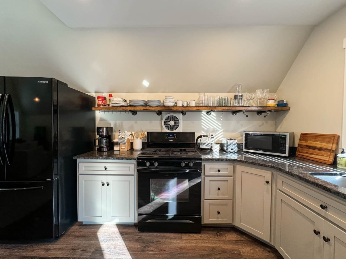 redwood-retreat-or-lake-access-or-mountain-getaway/