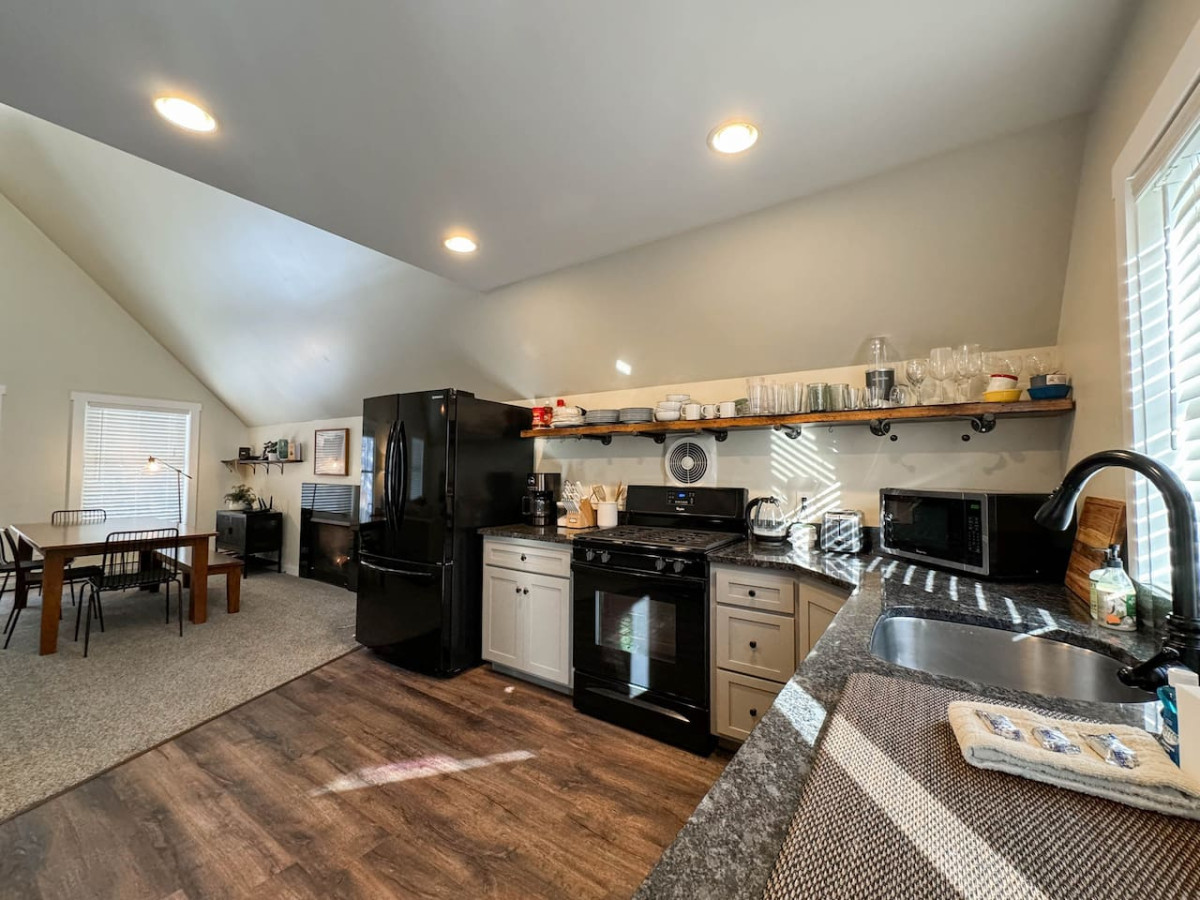 redwood-retreat-or-lake-access-or-mountain-getaway/