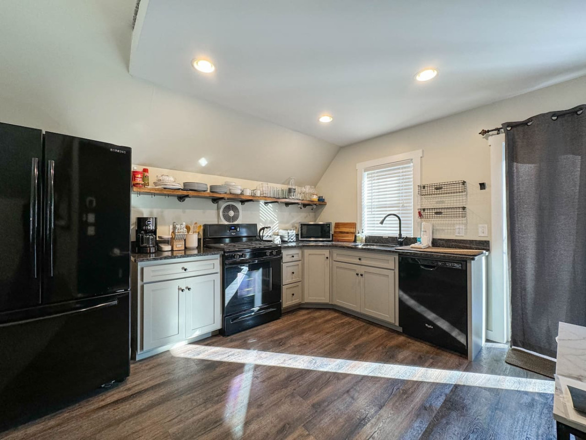 redwood-retreat-or-lake-access-or-mountain-getaway/