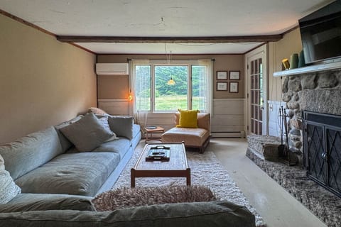 October Farm | 1810 Farmhouse set on 30+ Acres