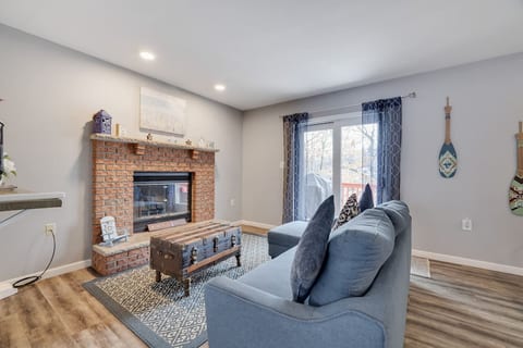 Lakefront home in Saw Creek Estates, Bushkill