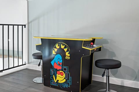 Two King Suites |Sleeps 12 | Game Room | Fire Pit