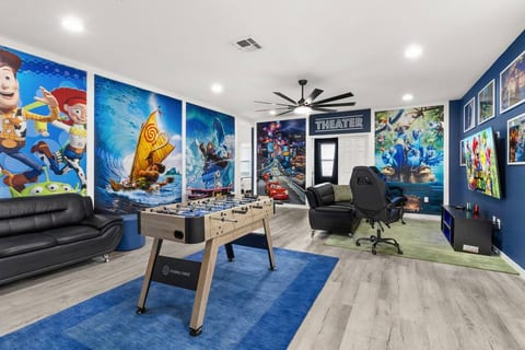 NEW 14BR Resort Pool Villa - Disney, Theater