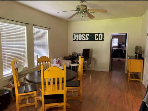 Spacious 5BRs for Rent in Groves!
