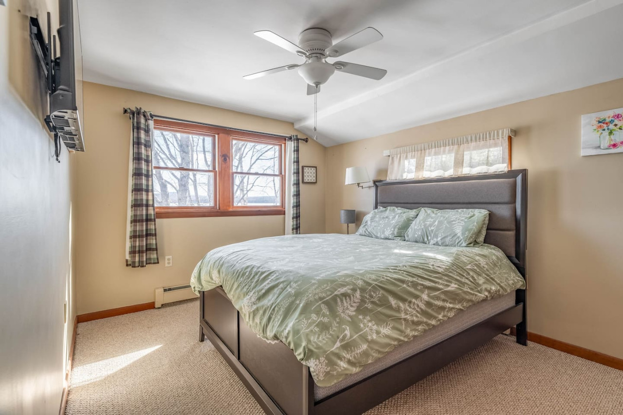 Brewer Lake Retreat | Remodeled 3BR Hideaway - Orrington