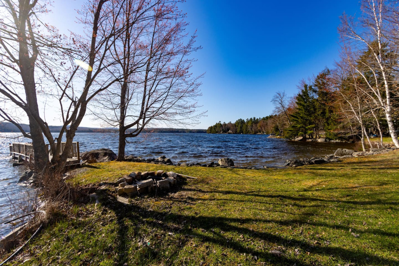 brewer-lake-retreat-or-remodeled-3br-hideaway/