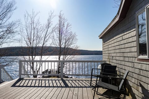 Brewer Lake Retreat | Remodeled 3BR Hideaway