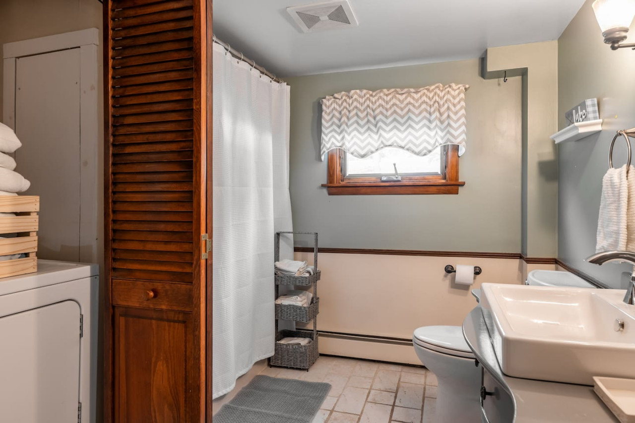 Brewer Lake Retreat | Remodeled 3BR Hideaway - Orrington