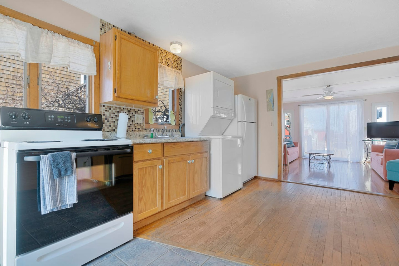 sweet-maine-cottage-in-camp-ellis/