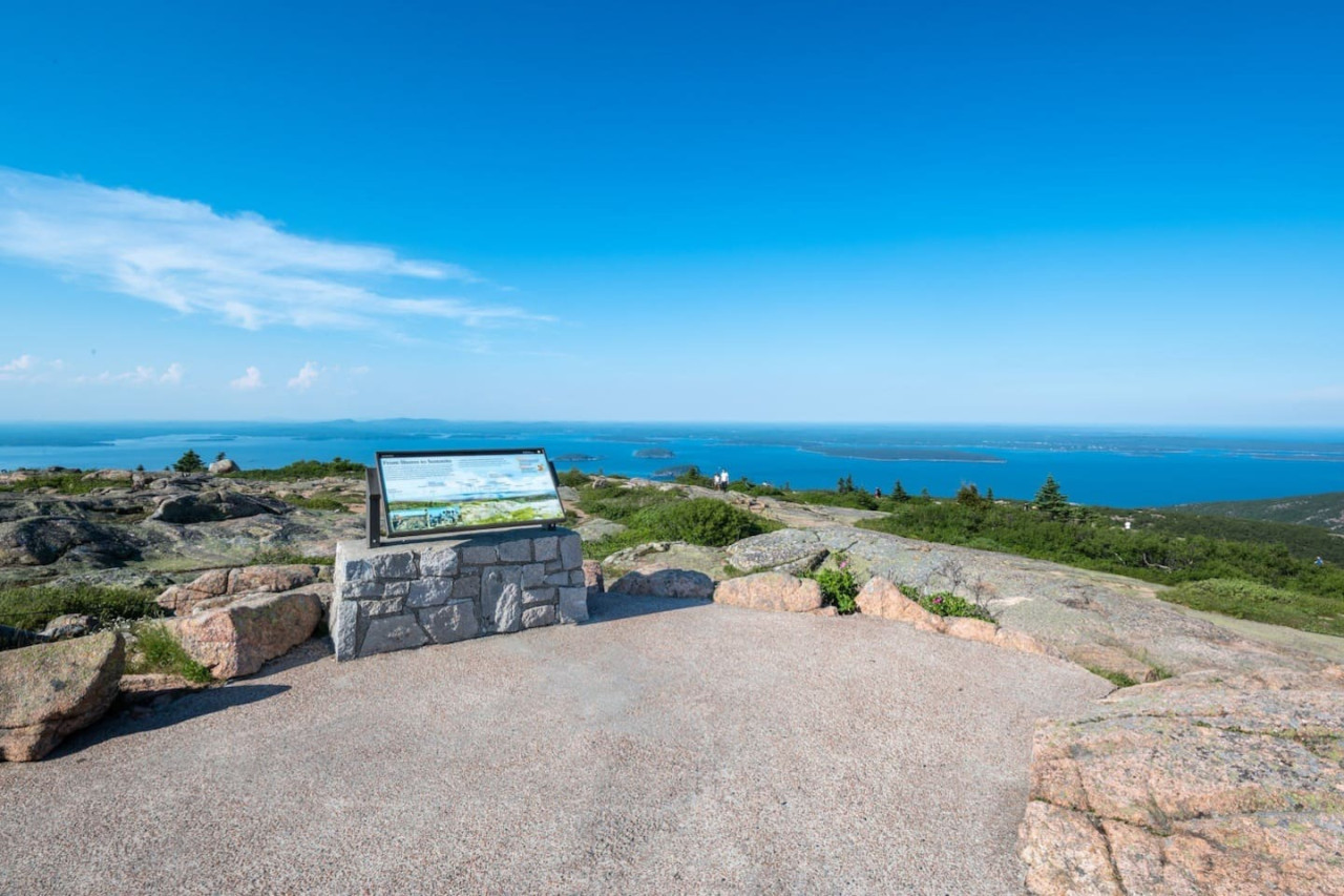 Downtown Bangor: Scenic Views & Urban Comfort - Bangor