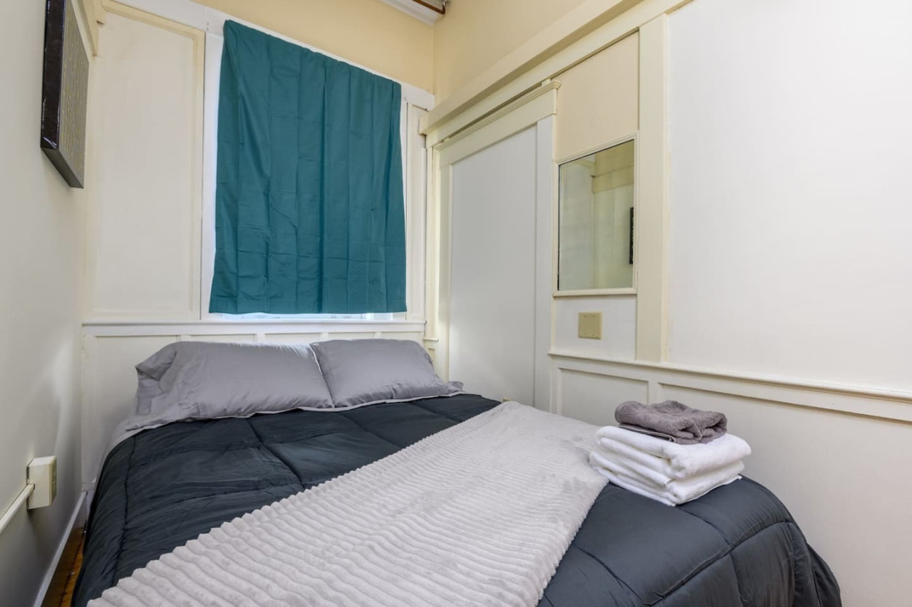 Downtown Bangor: Scenic Views & Urban Comfort - Bangor