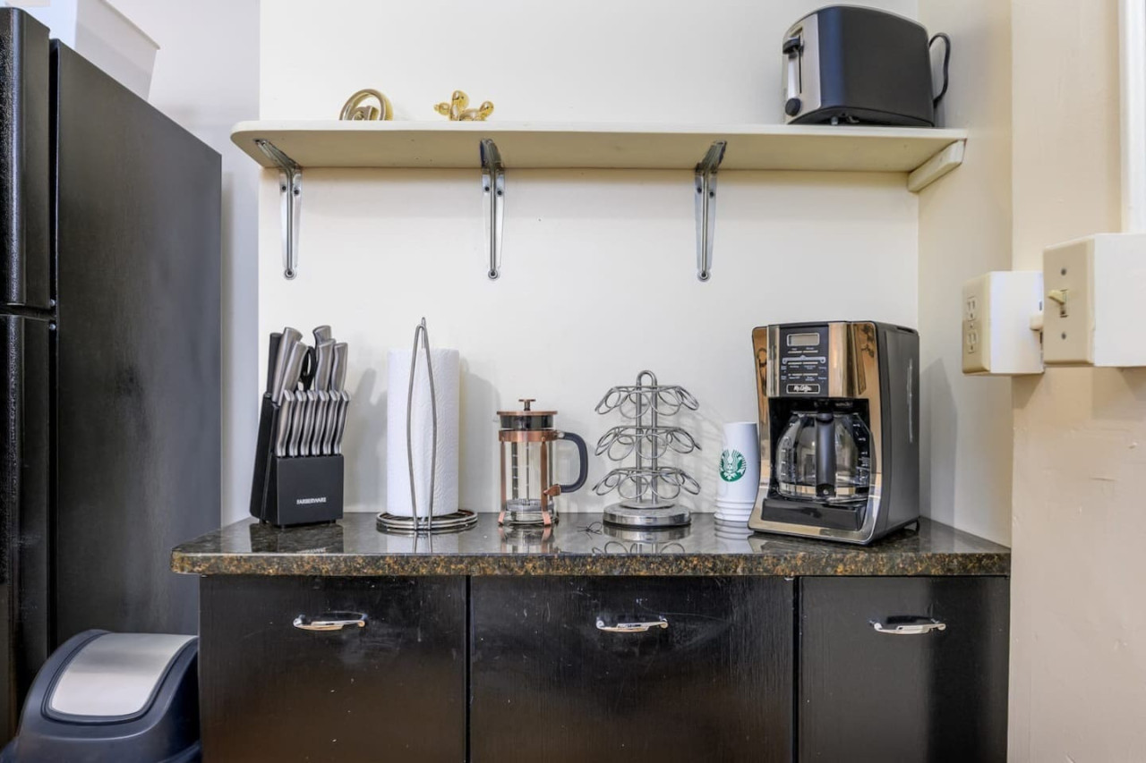 Downtown Bangor: Scenic Views & Urban Comfort - Bangor