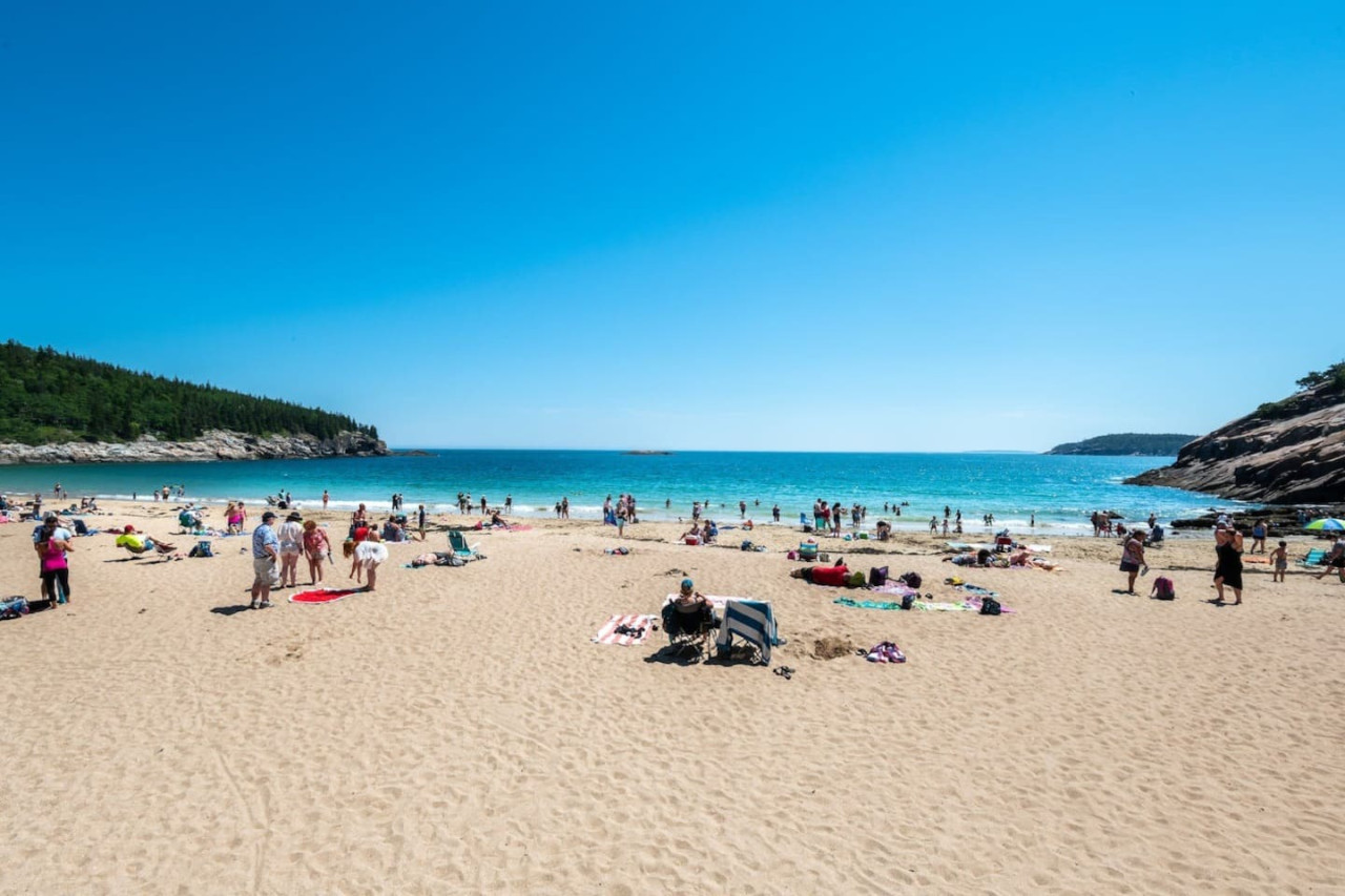 Downtown Bangor: Scenic Views & Urban Comfort - Bangor