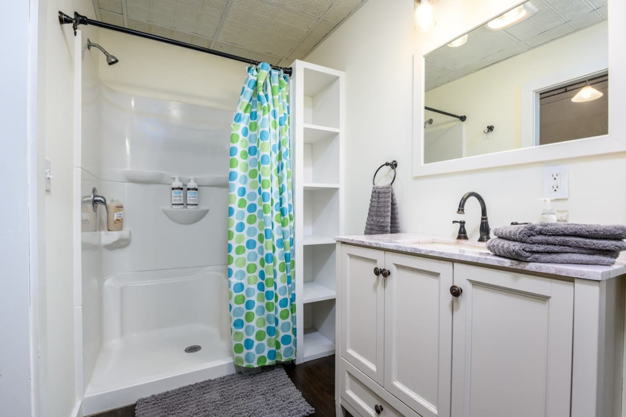 Downtown Bangor: Scenic Views & Urban Comfort - Bangor