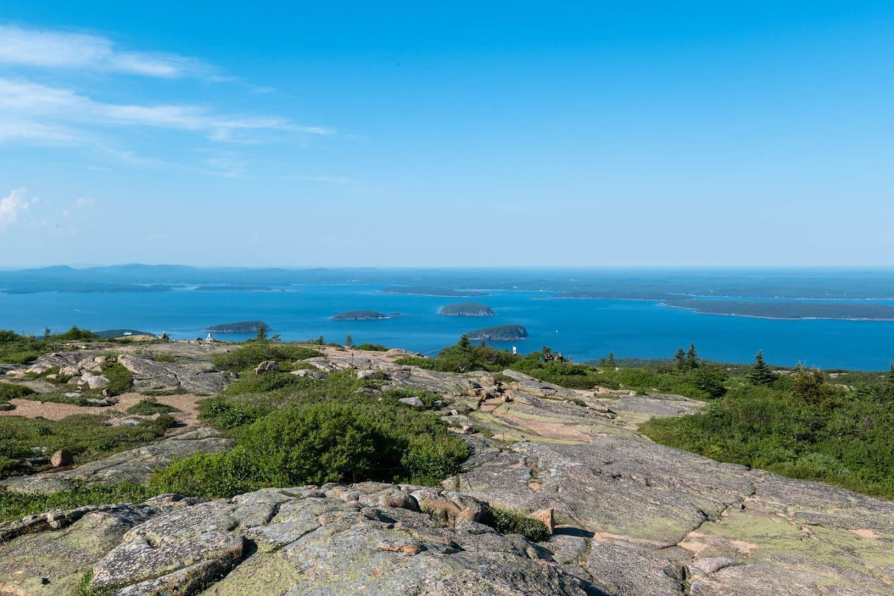 Downtown Bangor: Scenic Views & Urban Comfort - Bangor