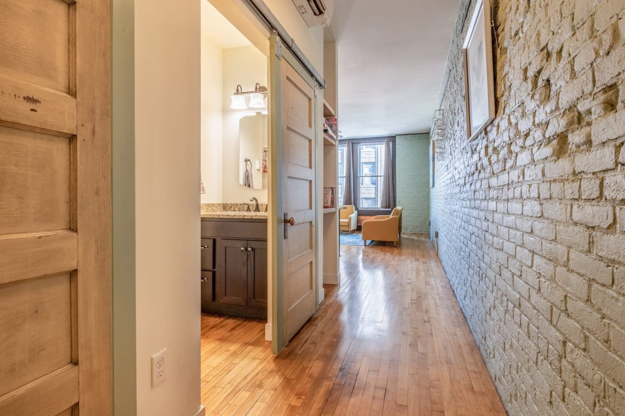 Chic Downtown Retreat | Rooftop Oasis - Bangor