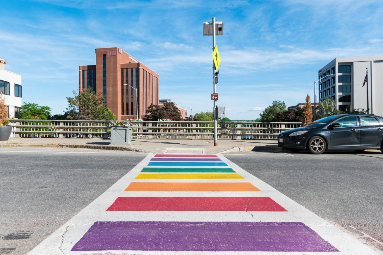 Chic Downtown Retreat | Rooftop Oasis - Bangor